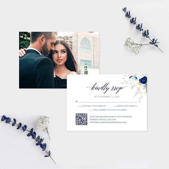 Elégante carte RSVP Mariage Floral bleu QR Code (Créateur téléchargé)