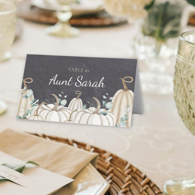 Élégante Chute Agriturismo Thème Citrouille Cartes (Farmhouse Themed White Pumpkins Thanksgiving Fall Autumn Place Cards)