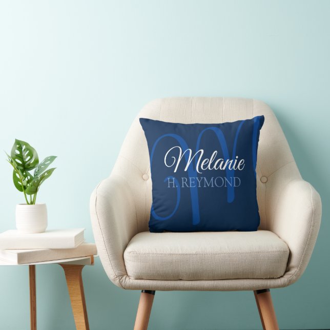 Elégante coussin bleue avec son nom et son initial (Chaise)