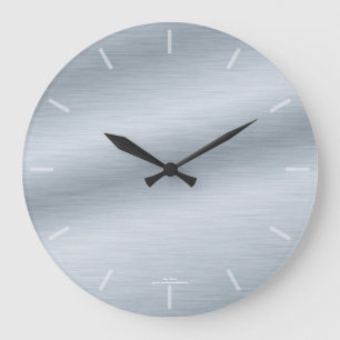 Élégante horloge en argent brossé