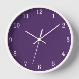 Élégante horloge minimaliste violet foncé