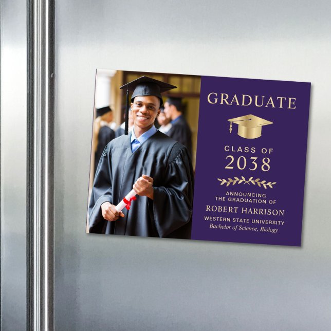 Élégante Photo Purple Gold Faire-part (An elegant college graduation announcement magnet to celebrate the graduate's achievements)