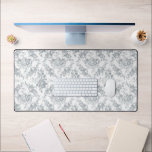 Élégante toile florale grise et blanche gravée<br><div class="desc">Elégant vintage d'inspiration gravée grise motif de toile florale avec roses,  vignes et parchemins sur un arrière - plan blanc.</div>