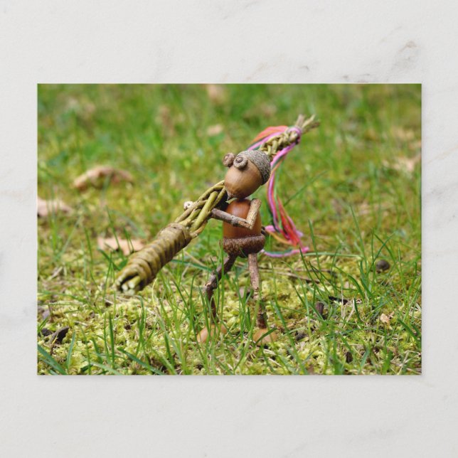 Elfe de maïs avec bâton de Pâques Carte postale de (Devant)