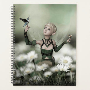 Elfe mignonne avec colibri et papillons