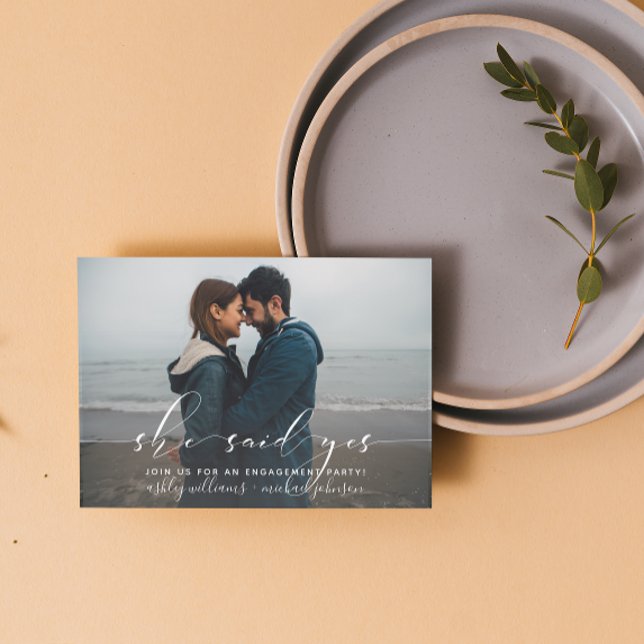 Elle a dit oui Calligraphie Invitation de Fête de  (Engaged & Excited! Join Us for the Party 🥂💍 [Personalize Here])