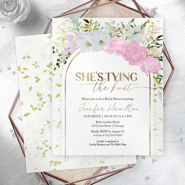 Elle est en train de nouer l'invitation de la douc (Créateur téléchargé)