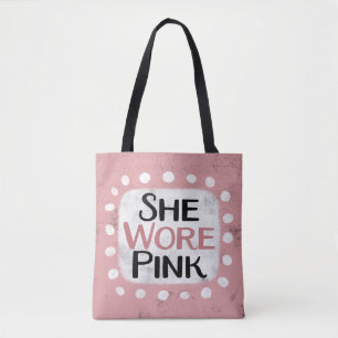 Elle Portait Un Sac fourre-tout Rose
