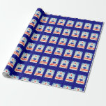 Emballage cadeau Patriotique American Christmas Tr<br><div class="desc">Cette enveloppe cadeau a été créée avec une image vintage de carte postale d'un arbre rouge blanc et bleu,  que j'ai donné une bordure étoilée. Ce serait merveilleux pour les familles militaires d'utiliser ou de recevoir des cadeaux emballés de cette façon.</div>