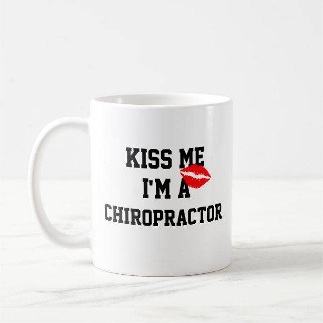Embrasse-Moi Je Suis Un Chiropraticien Mug (Gauche)
