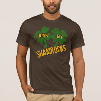 Embrassez mon T-shirt de shamrocks