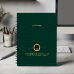 Emerald vert Rond Nom du logo Professionnel<br><div class="desc">Restez organisé et augmentez votre image professionnelle avec notre planificateur Spiral personnalisé, avec un design raffiné bleu marine en cuir qui allie sophistication et fonctionnalité. Un espace carré personnalisable sur la couverture vous permet d'afficher en évidence votre logo d'entreprise sur une texture dorée tandis que deux lignes supplémentaires de texte...</div>