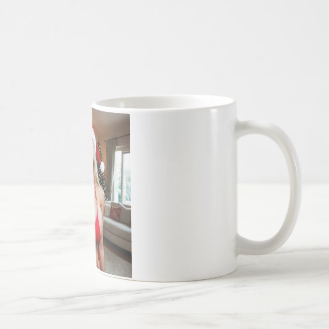Emily Curvee Christmas Mug (Droite)
