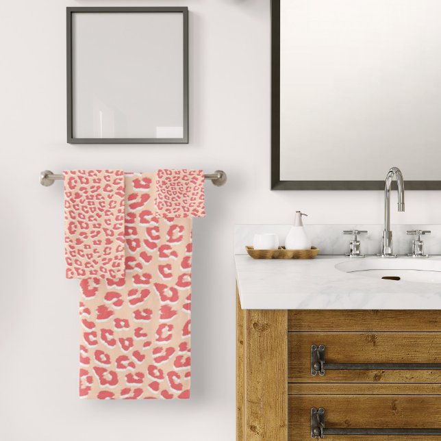Empreinte de léopard blanc corail (Coral Apricot Leopard Print Bath Towel Set by Looly Elzayat
)