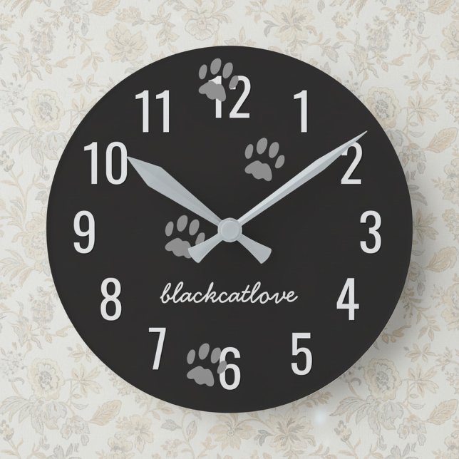 Empreintes de pattes de Chat Noir horloge murale p (An easy to read clock with space for your cat's name or your own.)