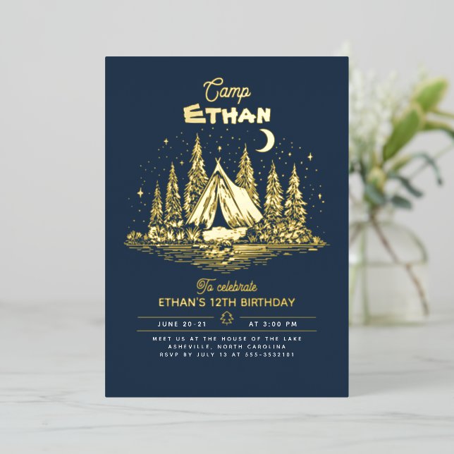 En Aluminium Camping Birthday Invitation (Debout devant)