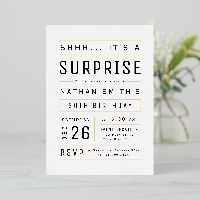 En Aluminium Invitation d'anniversaire surprise de typographie  (Debout devant)