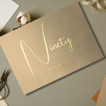 En Aluminium Ninetieth 90th Homme Anniversaire Invitation<br><div class="desc">Une élégante feuille d'or mâle 90e invitation anniversaire. Supprimez le mot surprise si cela n'est pas nécessaire. Modifiez les informations pour votre propre invitation d'anniversaire personnalisée. L'âge peut aussi être changé à n'importe quel âge,  pas seulement quatre-vingt-dix ans.</div>