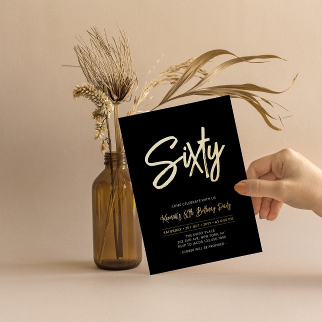 En Aluminium Soixante | Black Chic Script Invitation 60 ans (Créateur téléchargé)