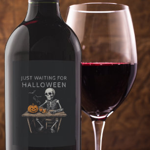 "En attente du Étiquette de vin d'Halloween   Drôl