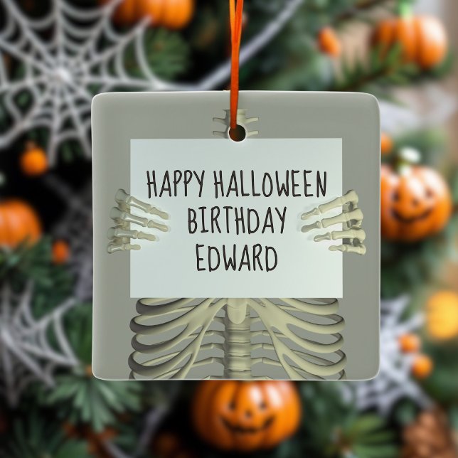 En Céramique Halloween Anniversaire Squelette Photo Ornement (A fun ornament for October 31st birthdays)