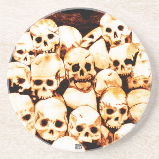 En Grès Dessous de verre Pile-O-Skulls (Âgé)