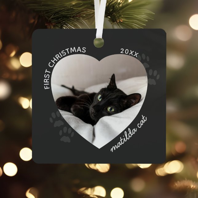 En Métal Cat First Christmas Animaux de compagnie Ornement  (Upload your cat photo to this cute heart frame First Christmas ornament. Purrfect!)