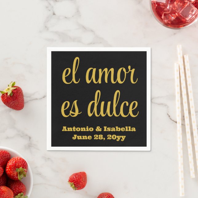 En Papier El amor es dulce serviette de réception de mariage (En situation)