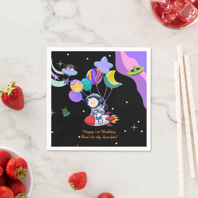 En Papier Serviette de fête d'anniversaire dans l'espace | D (En situation)