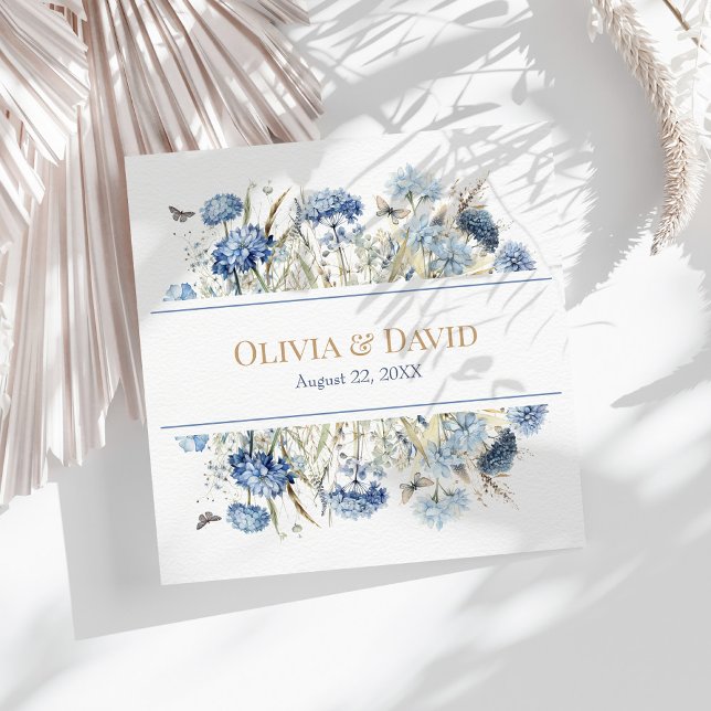 En Papier Serviette de mariage classique Hydrangea Champagne (French Blue Boho Garden Flowers Wedding Napkins on a sunny boho white wedding table.)