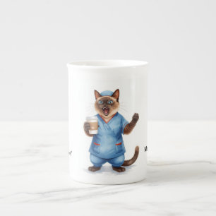 En Porcelaine Infirmière prenant une tasse de café