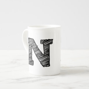 En Porcelaine Tasse décorée d'un monogramme : Lettre "N "