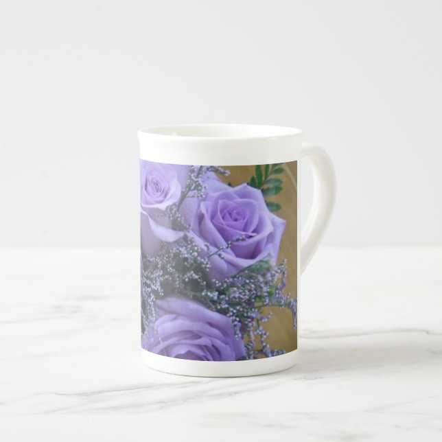 En Porcelaine Tasse pourpre de roses (Devant droit)