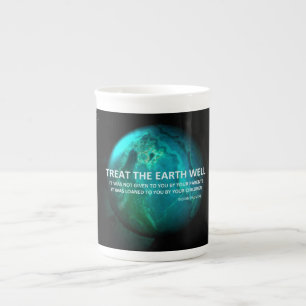 En Porcelaine Traitez la tasse de puits de la terre