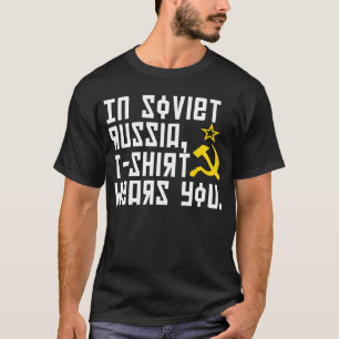 En Russie soviétique le T-shirt vous porte chemise