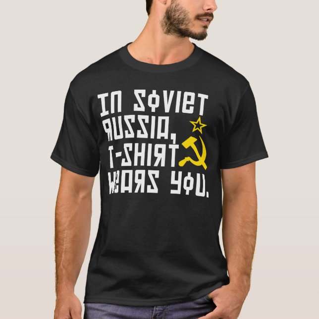 En Russie soviétique le T-shirt vous porte chemise (Devant)