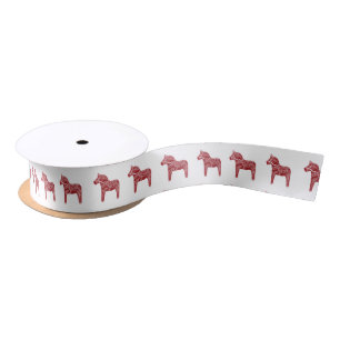En Satin Ruban Rouge Dala Horse