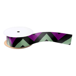 En Satin Ruban violet, vert et noir Chevron Stripes