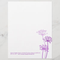 Tête de persil de vaches à fleurs violettes