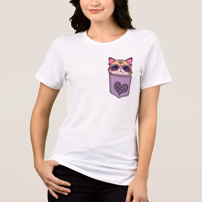 En Tri-matière Cute Cat in a Pocket T-shirt (Recto)