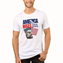 L'Amérique lève T-shirt 4 juillet aigle blanc