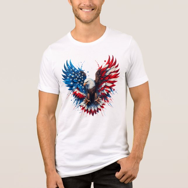 En Tri-matière Patriotic Eagle T-Shirt – American Flag Wings Art  (Recto)