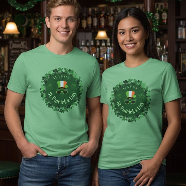 En Tri-matière St. Patrick's Day Clover Hat unisex T-Shirt (Créateur téléchargé)