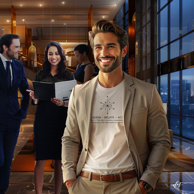 En Tri-matière T-shirt basique pour hommes (Luxury t-shirt with logo & tagline in executive lounge, networking & brand impact)