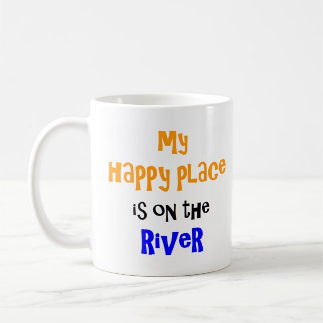 endroit heureux sur la tasse de café de la rivière (Gauche)
