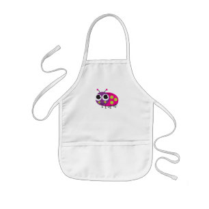 Enfant Coccinelle de sourire sur le tablier des enfants