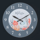 Enfants Personnalisés Sous La Mer Horloge Mur Acry<br><div class="desc">Elles sont mignonnes sous les horloges à thème marin, personnalisées avec votre nom d'enfant. On y trouve une scène sous l'eau de poissons, d'hippocampes, de crabes et de plantes de l'océan. Parfait pour la crèche, la salle pour enfants ou dans un cadre scolaire. Vous pouvez modifier le style de police...</div>