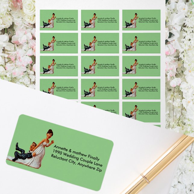 Enfin Mariage Couple Funny Brown Étiquette (Finally Wedding Couple Funny Brown Hair Address Label)