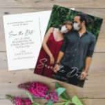 Enregistrer La Carte Postale Date - Script Minimal<br><div class="desc">Félicitations à votre fiançailles ! Assurez-vous que tout le monde est en mesure d'assister à votre grand événement avec notre charmant Save The Dates! Et avec ces jolies cartes postales vous pouvez facilement éditer et poster! Cliquez sur le bouton "Customiser" pour commencer avec votre mise en page ! Ce produit...</div>