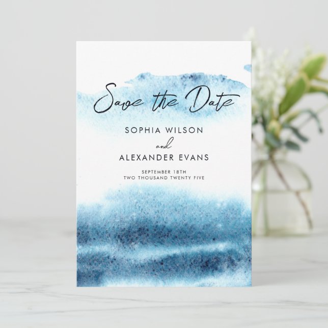 Enregistrez la carte d'appartement Date pour un Ma (Debout devant)